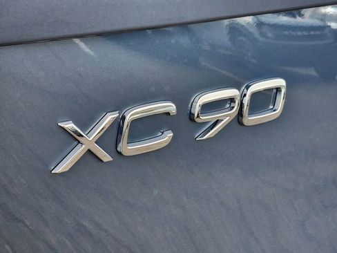 New 2026 Volvo XC90 B6 Plus w/ Protection Package Premier image 17