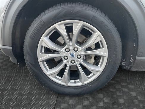 Used 2023 Ford Explorer XLT w/ Equipment Group 202A image 14