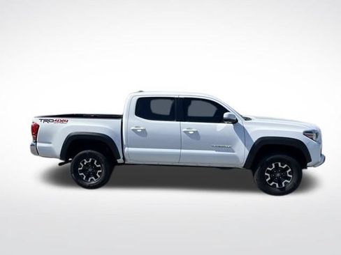 Used 2016 Toyota Tacoma TRD Off-Road w/ Towing Package AWD/4WD image 12