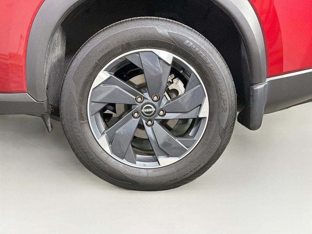 Used 2025 Nissan Rogue SV AWD/4WD image 30