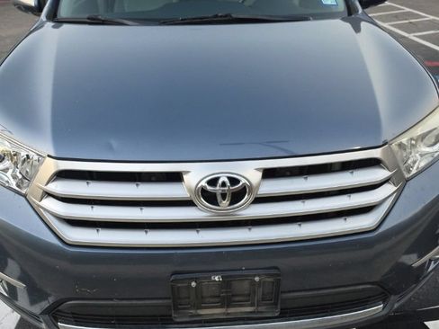 Used 2013 Toyota Highlander Limited FWD image 1