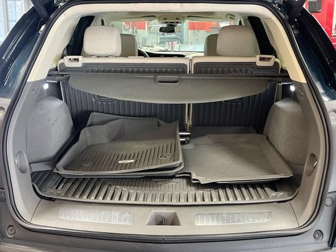 Used 2025 Cadillac XT5 Premium Luxury w/ LPO, Floor Liner Package AWD/4WD image 27