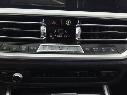 Used 2019 BMW 330i xDrive Sedan w/ Driving Assistance Package image 32