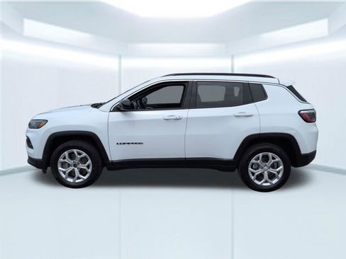 Used 2024 Jeep Compass Latitude AWD/4WD image 15