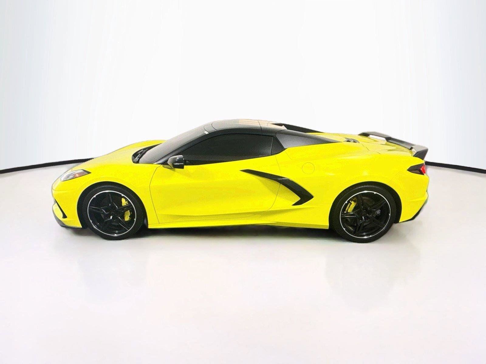 Used 2024 Chevrolet Corvette Stingray Preferred Conv w/ Z51 Performance Package RWD image 2