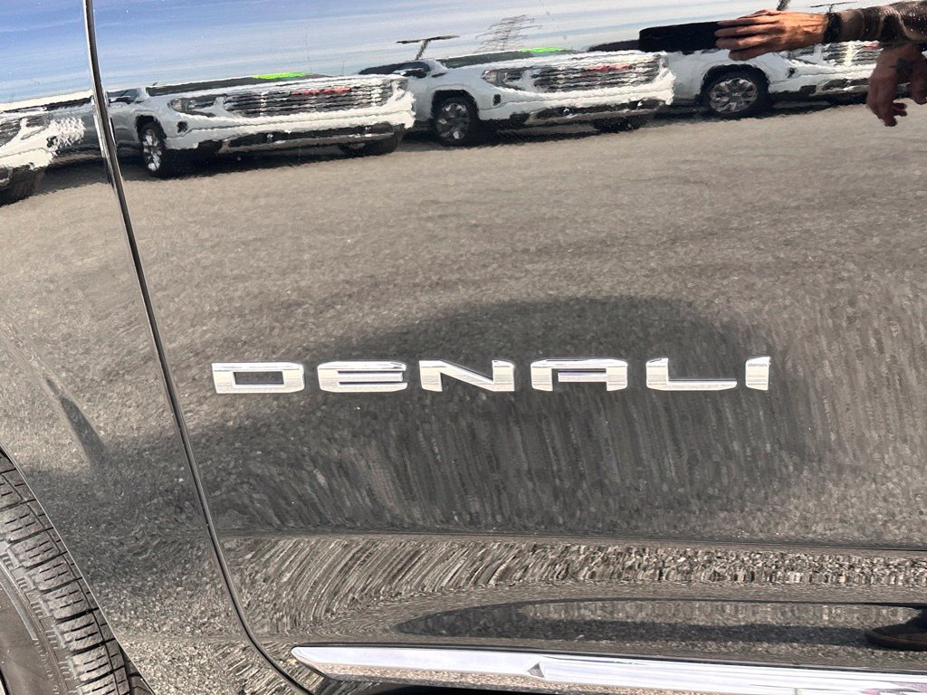 Certified 2025 GMC Yukon Denali Ultimate AWD/4WD image 48