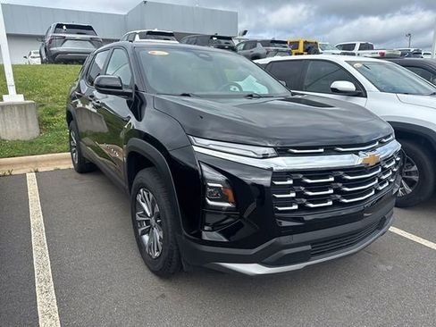 Used 2026 Chevrolet Equinox LT FWD image 3