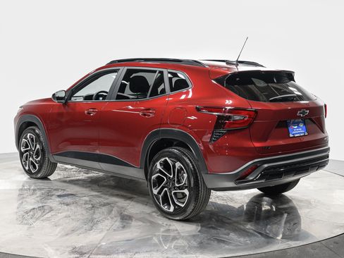 Used 2025 Chevrolet Trax RS w/ Driver Confidence Package image 4