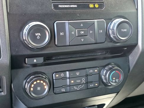 Used 2018 Ford F250 XL w/ Power Equipment Group AWD/4WD image 24