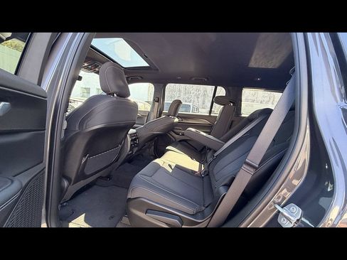 Used 2025 Jeep Grand Cherokee L Laredo RWD image 6