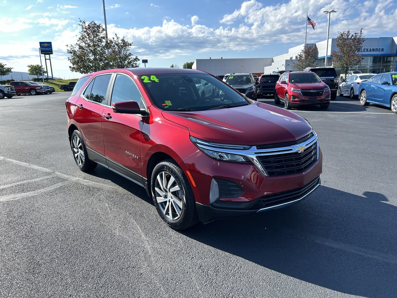Used 2024 Chevrolet Equinox LT AWD/4WD image 1
