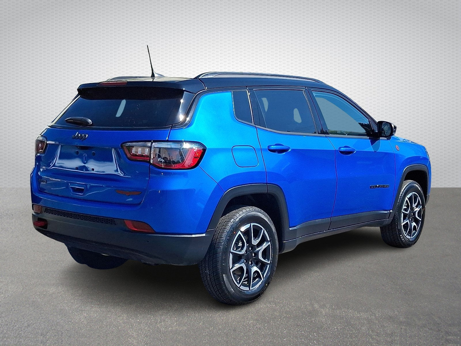 Certified 2024 Jeep Compass Trailhawk w/ Trailhawk Convenience Group AWD/4WD image 6