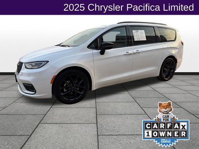 Used 2025 Chrysler Pacifica Limited