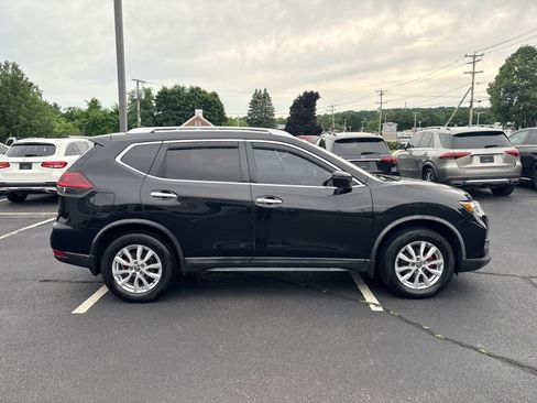 Used 2018 Nissan Rogue SV w/ Premium Package AWD/4WD image 4