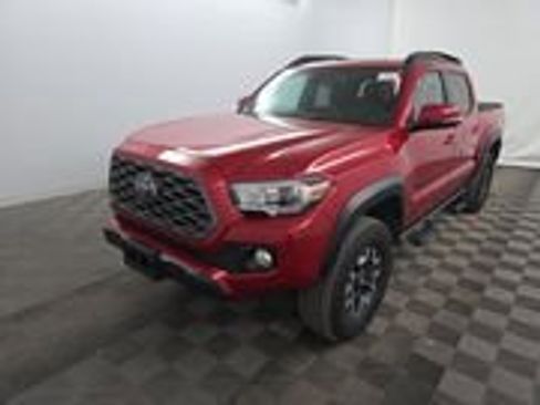 Used 2023 Toyota Tacoma TRD Off-Road w/ TRD Premium Off Road Package image 2