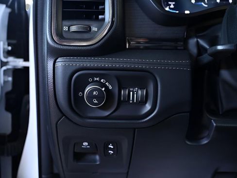 Used 2023 RAM 1500 Limited w/ Body Color Bumper Group AWD/4WD image 16