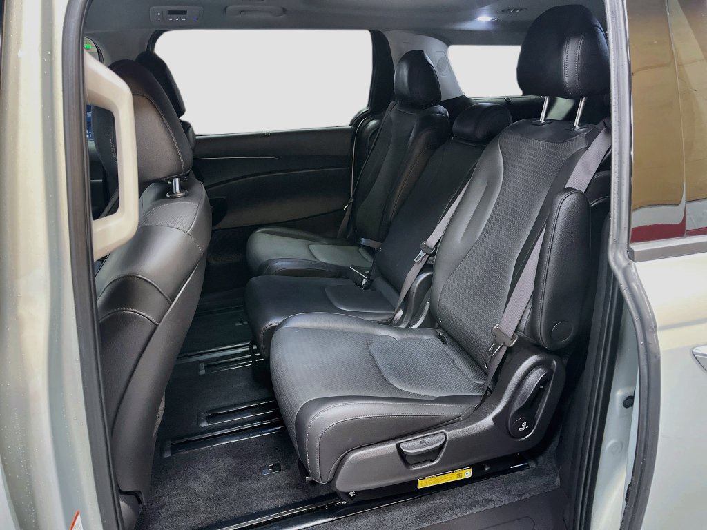 Used 2025 Kia Carnival SX Prestige FWD image 26
