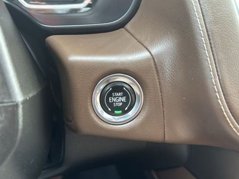 Certified 2021 Chevrolet Suburban High Country w/ Premium Package image 17