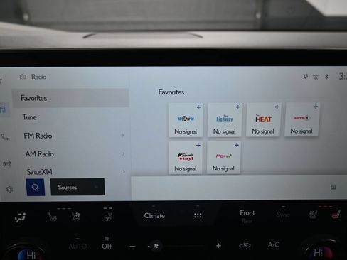 Used 2023 Lexus RX 500h F Sport w/ Accessory Package (Z1) AWD/4WD image 19