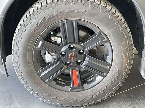 Used 2025 Nissan Rogue SV AWD/4WD image 11