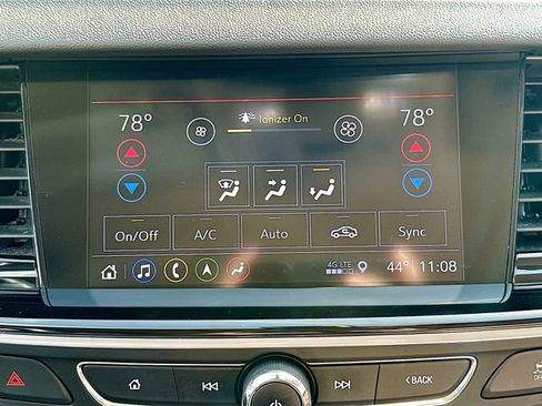 Used 2019 Buick Regal Essence w/ Driver Confidence Package I image 17