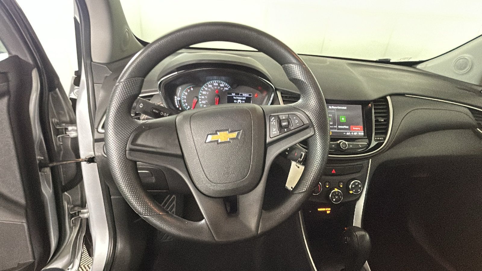 Used 2018 Chevrolet Trax LS FWD image 16