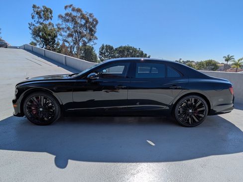 New 2025 Bentley Flying Spur Plug-In Hybrid AWD/4WD image 5