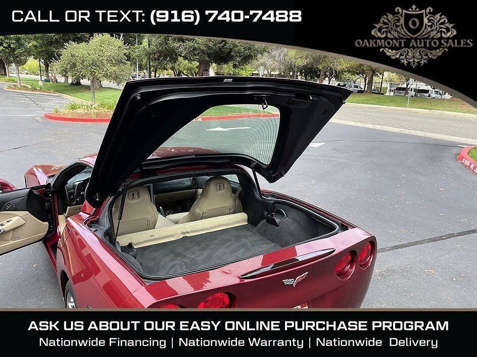 Used 2006 Chevrolet Corvette Coupe w/ Preferred Equipment Group RWD image 13