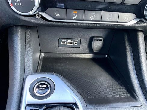 Used 2023 Nissan Sentra SV FWD image 33