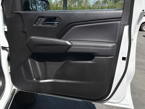 Used 2025 GMC Canyon Elevation AWD/4WD image 17