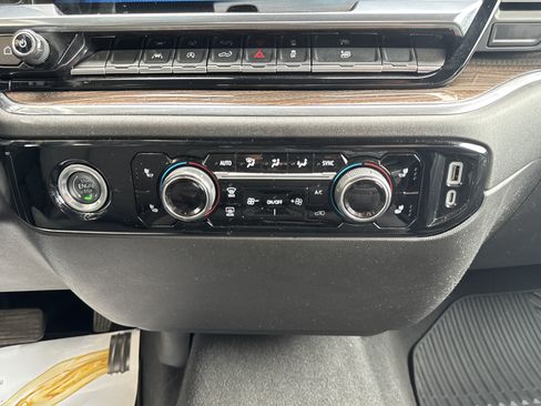 Used 2024 Chevrolet Silverado 1500 LT AWD/4WD image 16