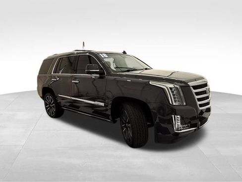 Used 2018 Cadillac Escalade Premium Luxury image 8