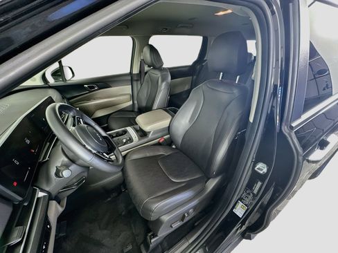 Used 2026 Kia Carnival FWD image 13