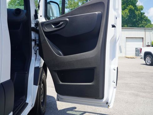 Used 2025 Mercedes-Benz Sprinter 2500 image 28