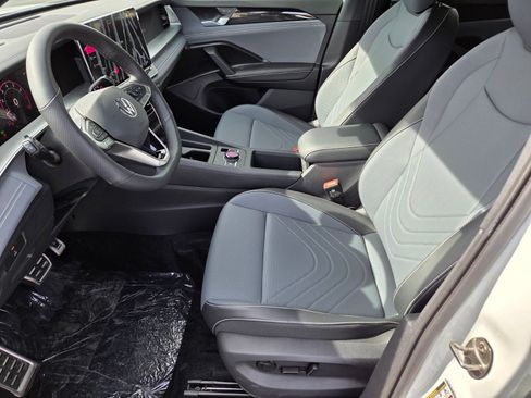 New 2026 Volkswagen Tiguan SE R-Line FWD image 6
