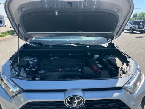 Used 2022 Toyota RAV4 XLE w/ Convenience Package AWD/4WD image 14