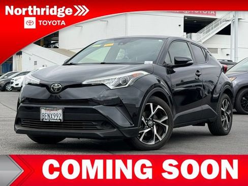 Used 2019 Toyota C-HR XLE FWD image 3