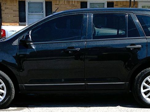 Used 2014 Ford Edge SE FWD image 2
