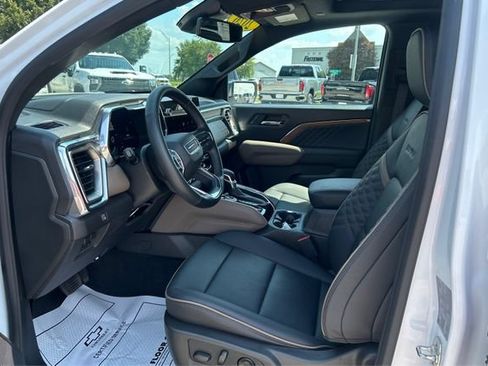Used 2026 GMC Canyon Denali AWD/4WD image 9