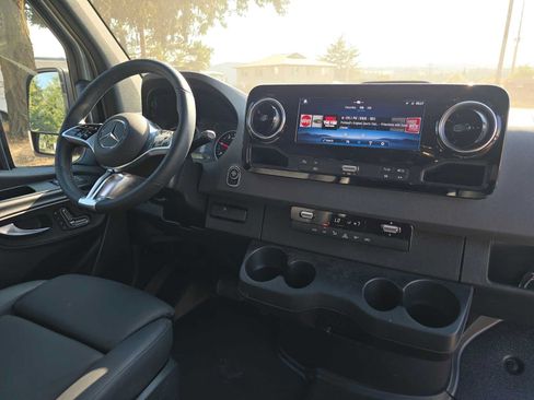 Used 2026 Mercedes-Benz Sprinter 2500 image 11
