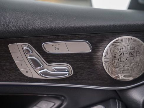 Used 2021 Mercedes-Benz GLC 300 4MATIC image 38