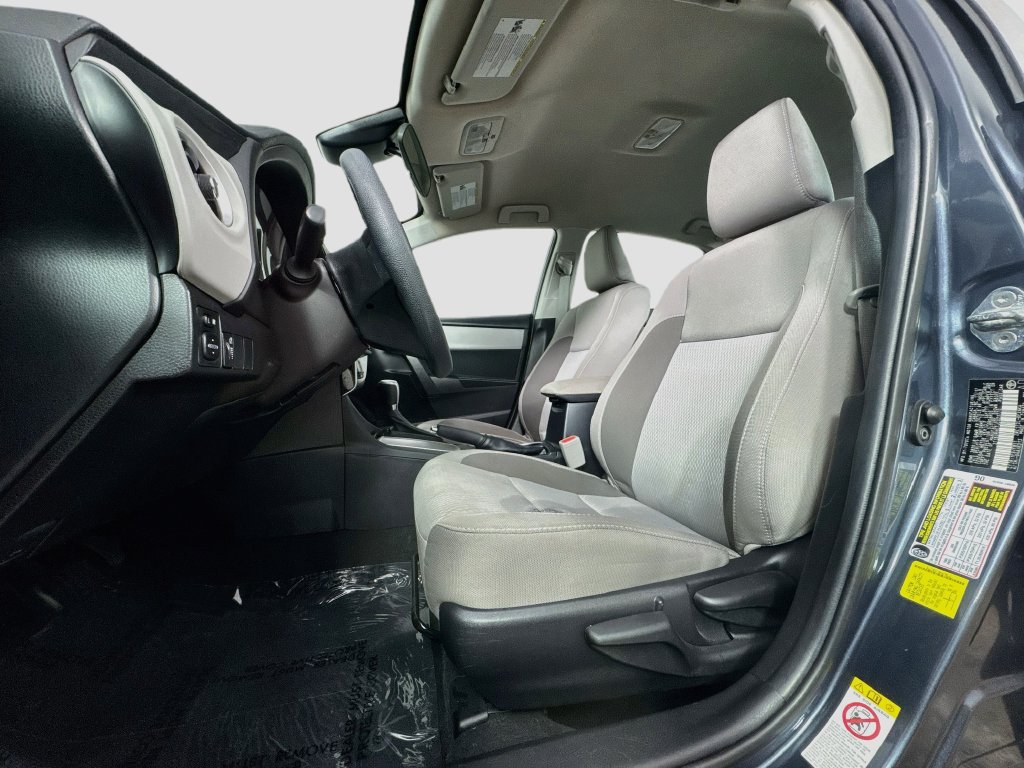 Used 2018 Toyota Corolla LE FWD image 23