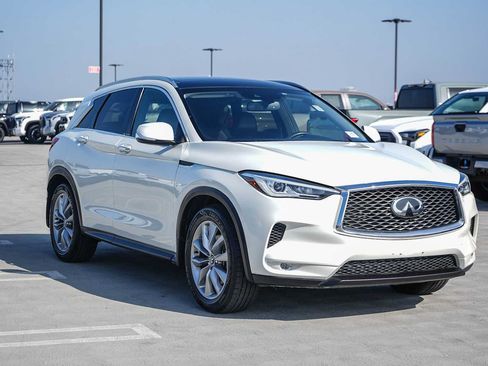 Used 2021 INFINITI QX50 Luxe FWD image 3