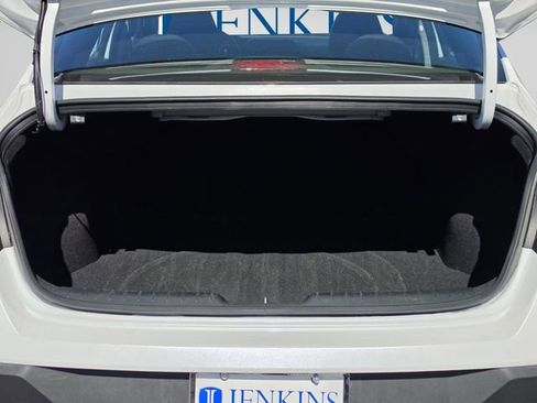 Used 2024 Hyundai Elantra SEL FWD image 13