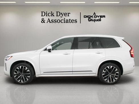 Used 2025 Volvo XC90 B5 Ultra AWD/4WD image 15
