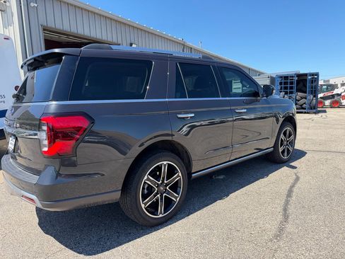 Used 2023 Ford Expedition Limited AWD/4WD image 4