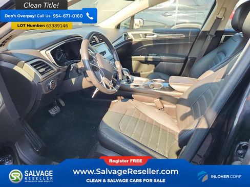 Used 2014 Ford Fusion SE w/ Equipment Group 202A FWD image 9