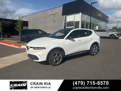 Used 2024 Alfa Romeo Tonale Ti w/ Premium Interior Package image 8