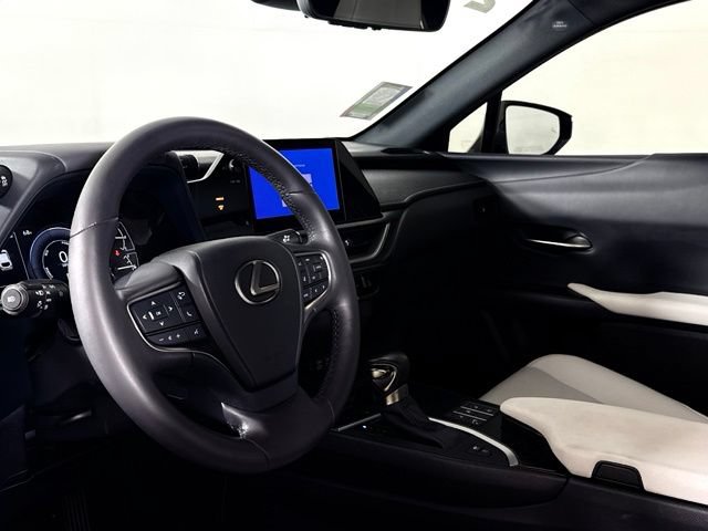Used 2024 Lexus UX 250h FWD w/ Premium Package image 4