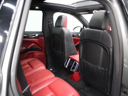 Used 2015 Porsche Cayenne S AWD/4WD image 27